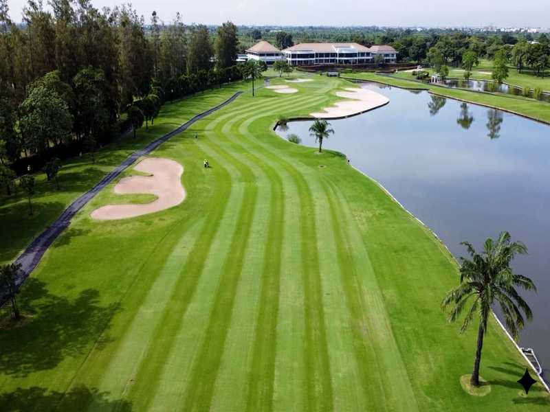 The Royal Golf & Country Club